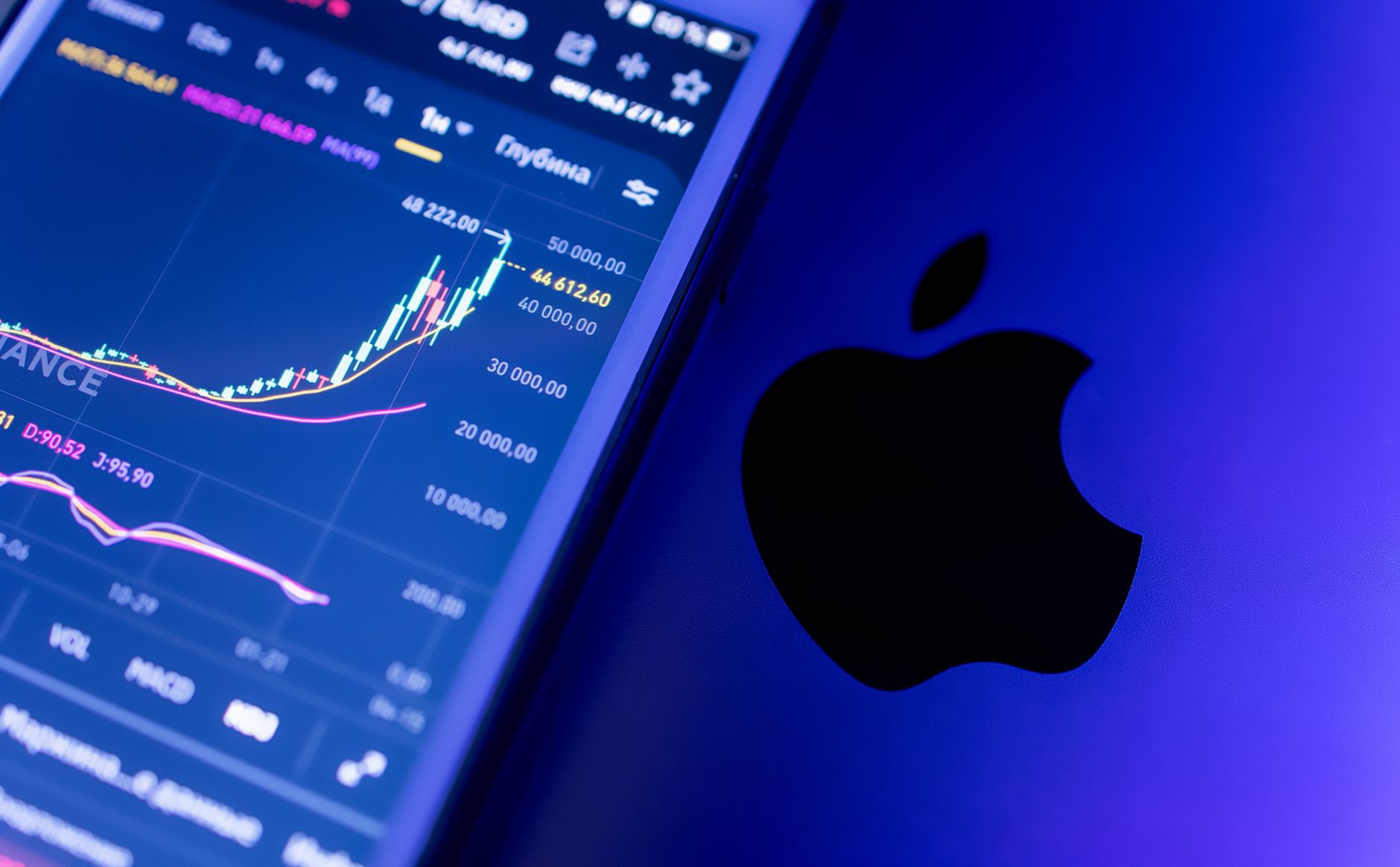 Apple and Broadcom Forge $30 Billion Chip Pact: What Investors Need to Know